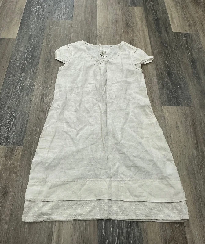 Closeout Dress Casual Short By Malvin  Size: S