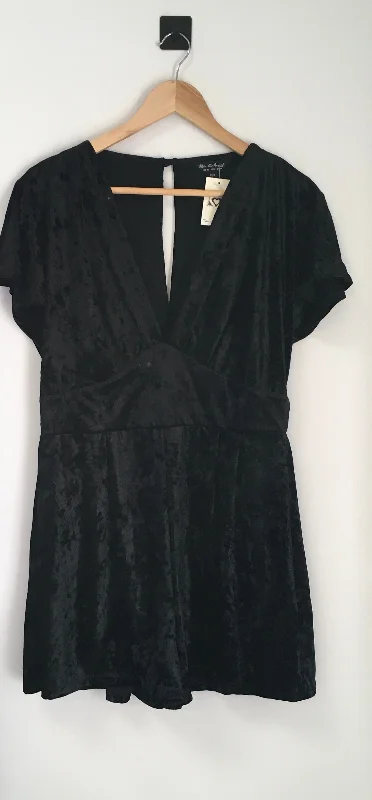 Limited Time Discount Dress Casual Short By Miss Selfridge Size: 10