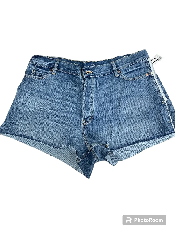 Exclusive Savings Shorts By Old Navy  Size: 20